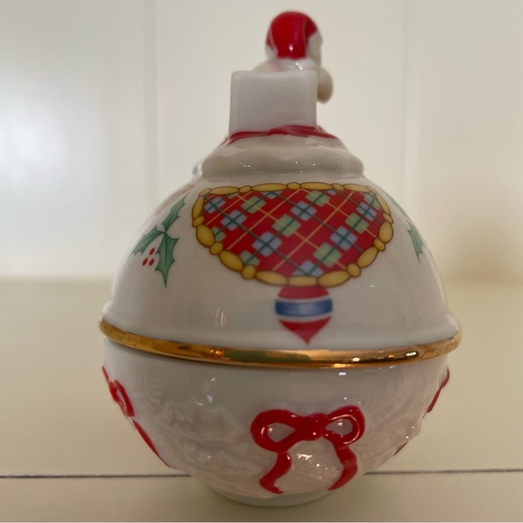 Lenox CHRISTMAS Egg 1994 Lmtd. Edition  THE CHRISTMAS SURPRISE COLLECTOR EGG Dog - Picture 4 of 10
